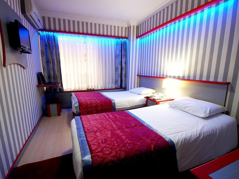 Hatay Hotel Istanboel Buitenkant foto